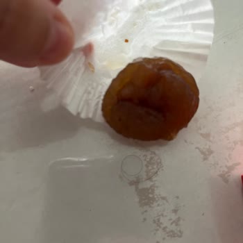 Kafkas Pasta Şekerleme Kafkas Kestane Şekerinden Saç Çıktı