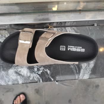 Papi Ayakkabı Adana Papi Mağazasının İlgisizliği