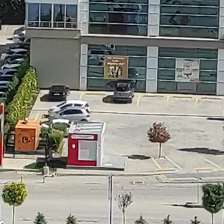 İş Bankası Olan Bankamatik Kaldırıldı