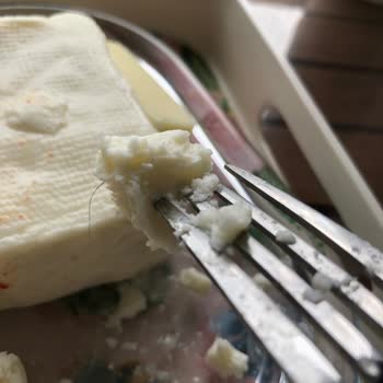 Çirozlar Marka Peynirden Kıl Çıktı