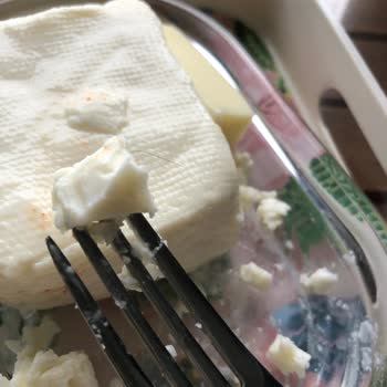 Çirozlar Marka Peynirden Kıl Çıktı