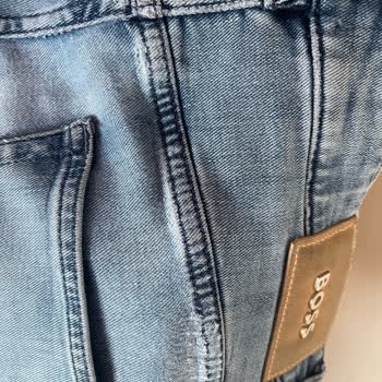 Hugo Boss Jeans mit schlechter Qualität und Mängel nach erster Wäsche
