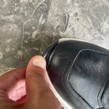 İnci Ayakkabı İkinci Gününde Açılan Ayakkabı Burnu Ve İlgisiz Mağaza