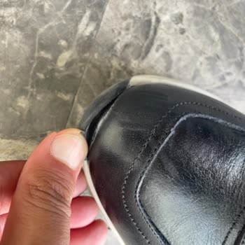 İnci Ayakkabı İkinci Gününde Açılan Ayakkabı Burnu Ve İlgisiz Mağaza
