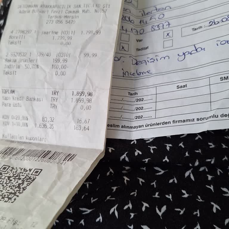 Borelli Deichmann In Valizleri Su Geçiriyor