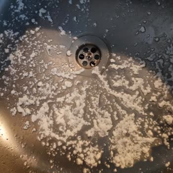 BİM SKT Geçmemiş Fakat Bozuk Süt