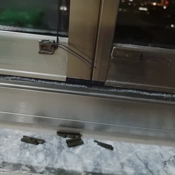 Plicell Perde Plicell Cam Balkon Perdesi Plastik Kırılma Sorunu