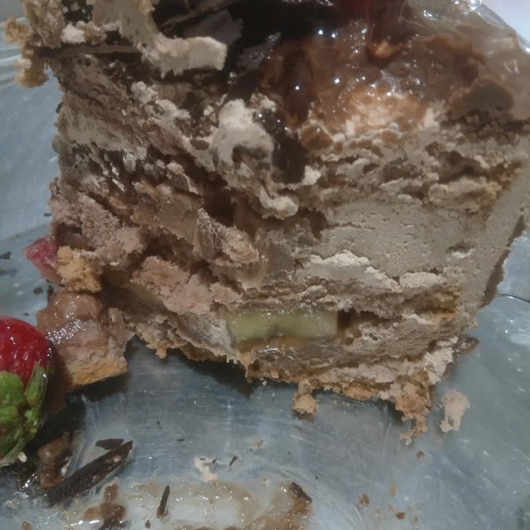 Pembegül Pastanesi Hayal Kırıklığına Uğratan Pasta Deneyimi!