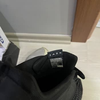 Skechers Ürünün Arkasında Durmuyor!