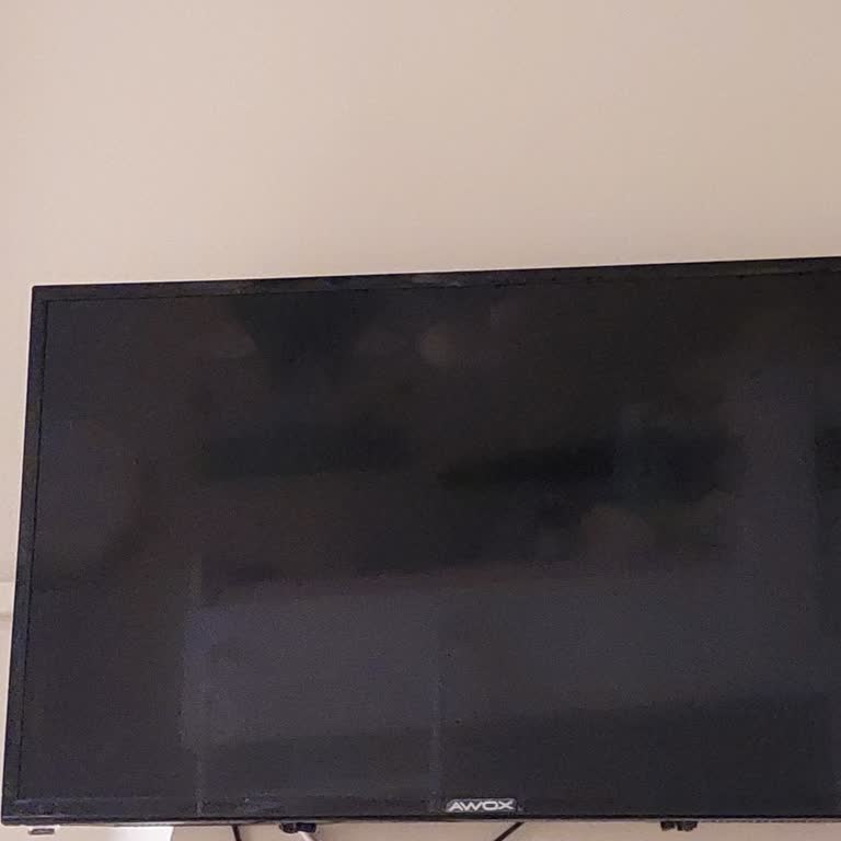 Awox Televizyon Durduk Yere Bozuluyor