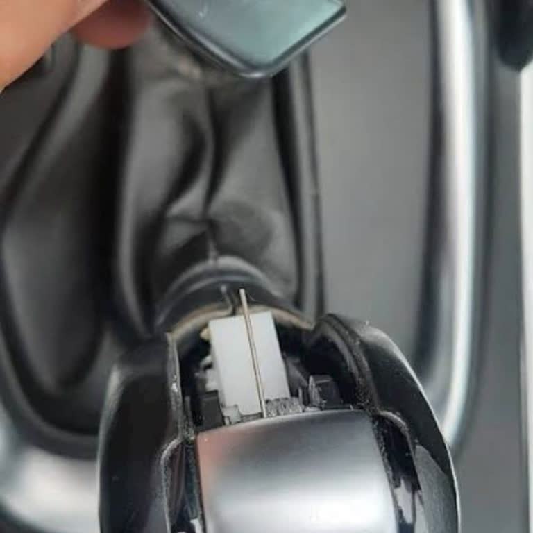 Renault Megane4 Vites Kolu Mandalı İkinci Kez Düştü