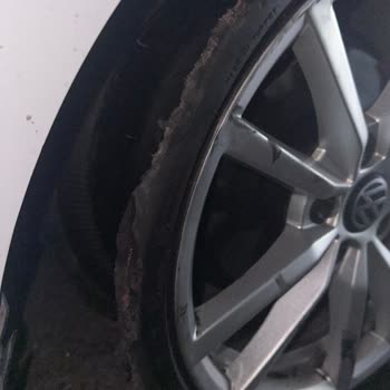 Bridgestone 90 Km Hızda Parçalanan Lastik