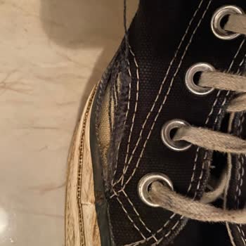 Converse Ayakkabıda Dikiş Sorunu