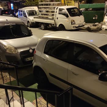 Esenler Belediyesi Kaldırımların Amacı Dışında Kullanımı Ve Mantar Konulması