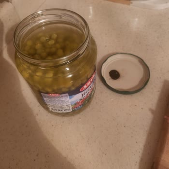 Akfa Bezelye Konserve Urunu Kapak İçi Boyalı Lekeli