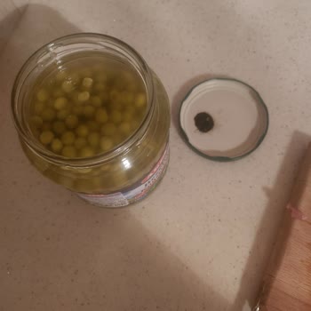 Akfa Bezelye Konserve Urunu Kapak İçi Boyalı Lekeli