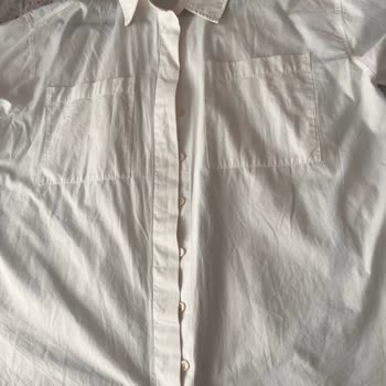 Manuka Marka Gömlek Giyilemez Halde Kırışıyor