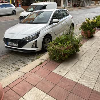 Dükkan Önüne Tiktak Araç Parkediyor Beni Mağdur Ediyor