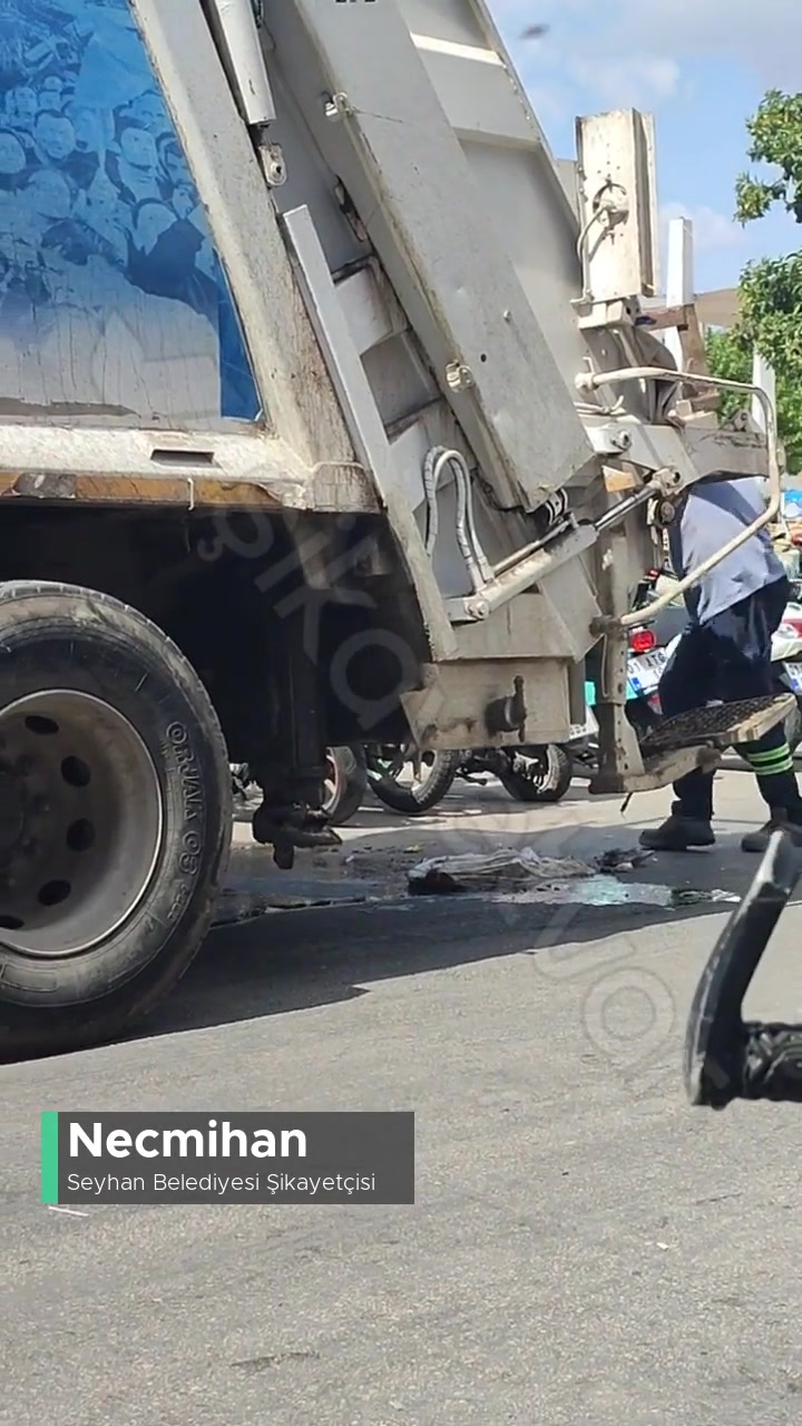 Seyhan Belediyesi Çöp Kokusu videonun kapak resmi