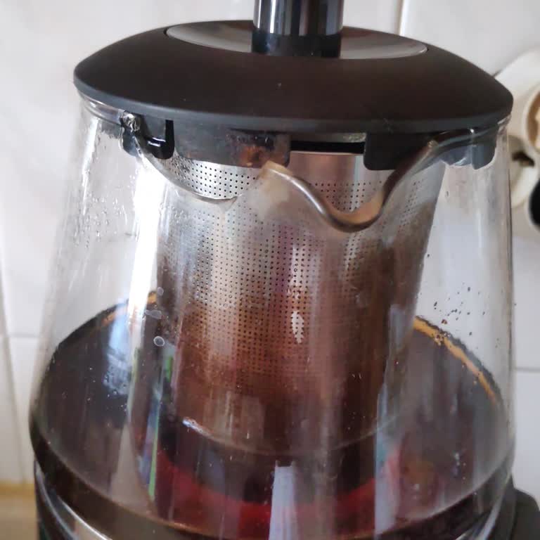 Arzum Çaycı'nın Kırılan Cam Demliği Ve Ekstra Ücret Talebi