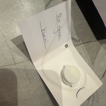 Sephora ungekennzeichneter Tester verursacht Hautreaktionen nach Anwendung