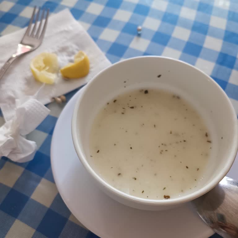 Mengen Lokantası (Üsküdar) Az Çorba İçip Tam Parası Ödetmek!