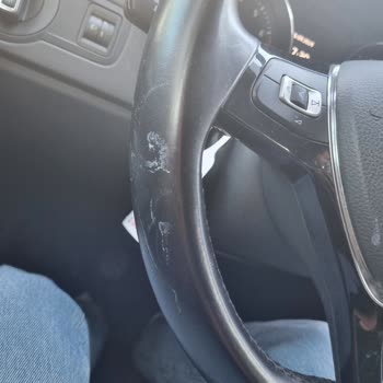 Avek Otomotiv Servis Yetkili Serviste Hayal Kırıklığı: Kirli Ve Eksik Tamir
