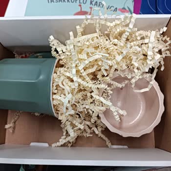 Çiçek Sepeti Çiçeksiz Hediye Gönderdi!