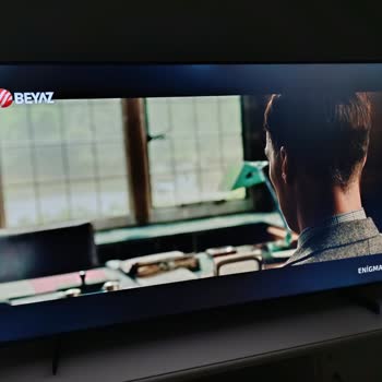Samsung Kristal TV LED Parlaması