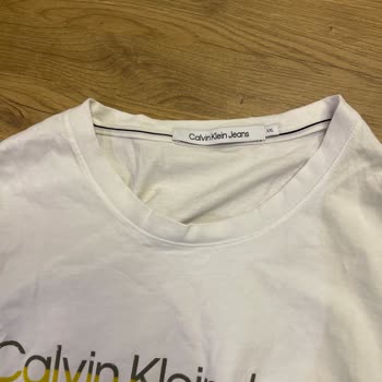 Calvin Klein Tişörtlerinin Kalitesi Hakkında Önemli Uyarı