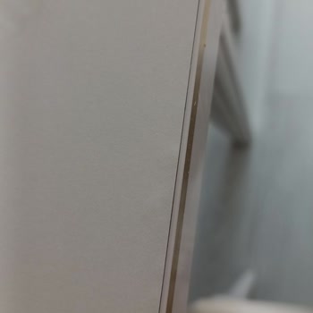 İstikbal Luxe Yemek Masası Ve Servis Sehpalarının Kenarları Kabardı