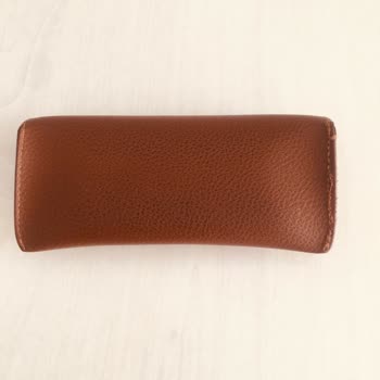 Rayban Güneş Gözlüğü Sapındaki Soyulma Sorunu