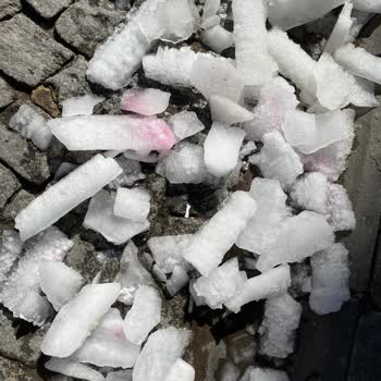 Uğur Soğutma Derin Dondurucuda Boya Problemi Ve Yetersiz Servis Hizmeti