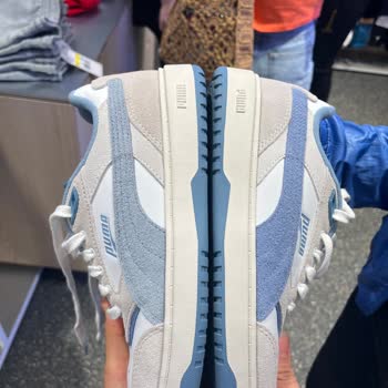 Sneaks Up Ayakkabı Renk Solması Ve Mağaza Çalışanlarının Saygısız Tavırları