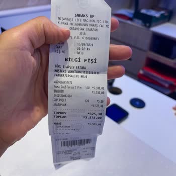 Sneaks Up Ayakkabı Renk Solması Ve Mağaza Çalışanlarının Saygısız Tavırları