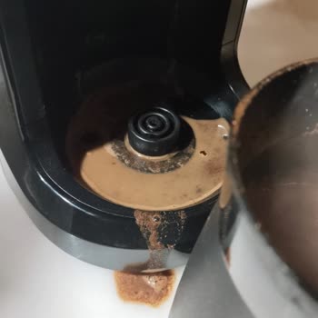 İzmir Optimum Schafer Bozuk Teslim Edilen Kahvecim Ve Çay Makinesi