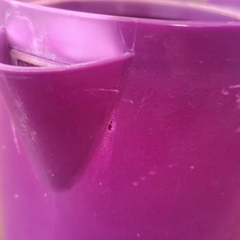 Awox Süzek Kenarları Delik