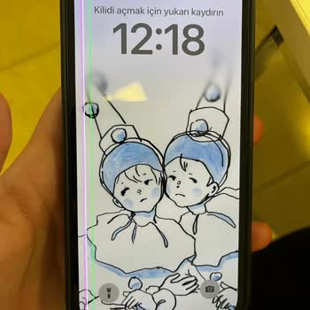 İPhone 12 Ekranda Dikey Renkli Çizgiler