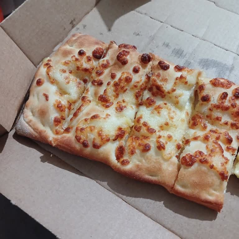 Domino's Pizza Kuru Ve Sosuz Ekmeklerle Hayal Kırıklığı