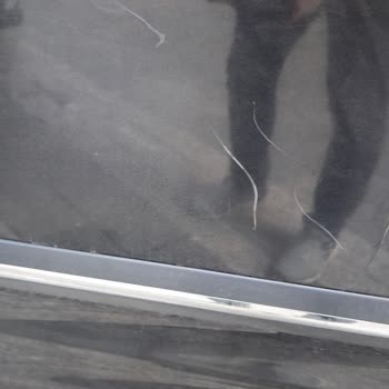 Sokakta Sabit Duran Araca Martı Motoru Çarpması Sürtmesi Aracı Çizmesi