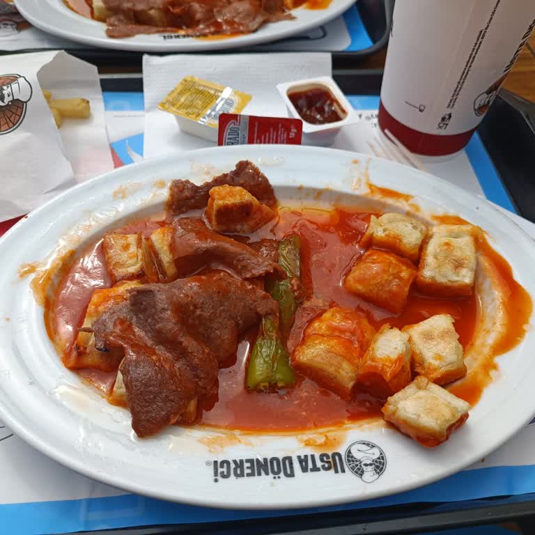 Usta Dönerci Yeni Tatlar İskender Çorbası