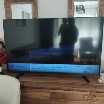 Arçelik LCD TV'de Görüntü Problemi: Çizgiler ve Bozulmalar