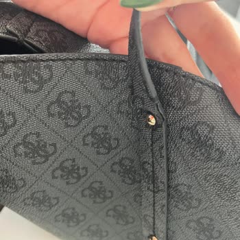 Guess Marka Çanta Kısa Sürede Yıprandı Ve Mağaza İlgisizliği