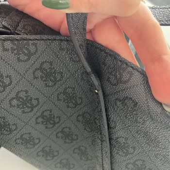 Guess Marka Çanta Kısa Sürede Yıprandı Ve Mağaza İlgisizliği