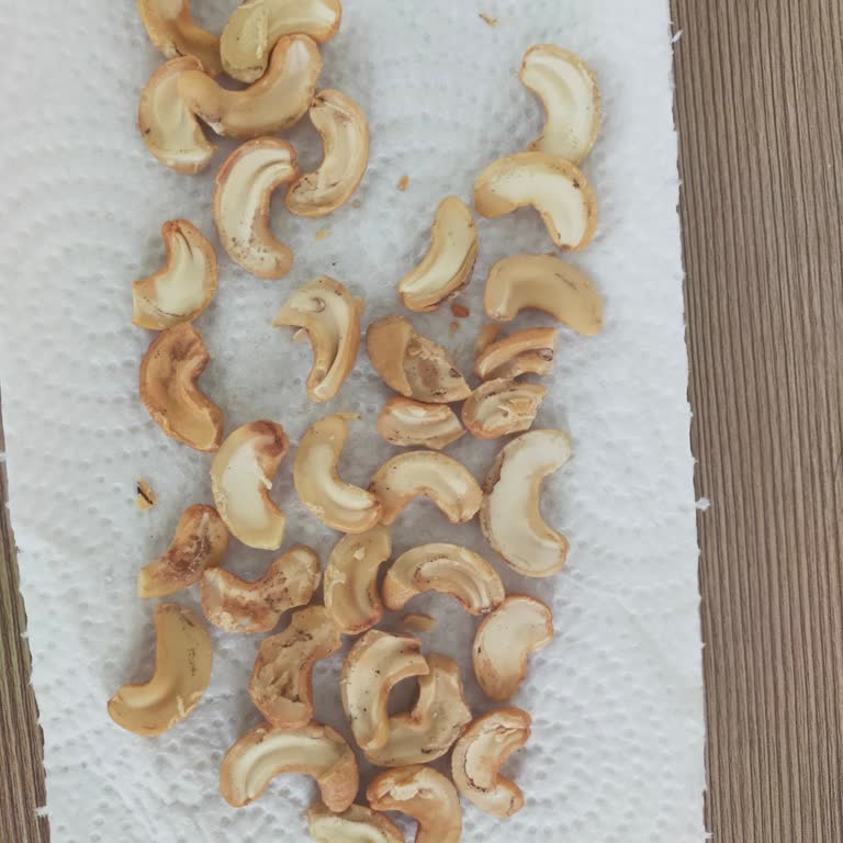 Halktan Kuruyemiş Kurt Ve Bayatlık Şikayeti