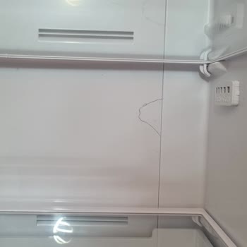 Arçelik Buzdolabında Çatlak ve Yetersiz Servis Hizmeti