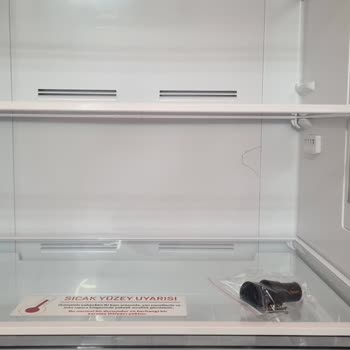 Arçelik Buzdolabında Çatlak ve Yetersiz Servis Hizmeti