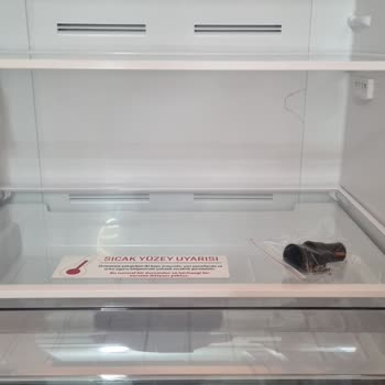 Arçelik Buzdolabında Çatlak ve Yetersiz Servis Hizmeti