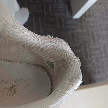 Kanyon Sneaks Up New Balance 530