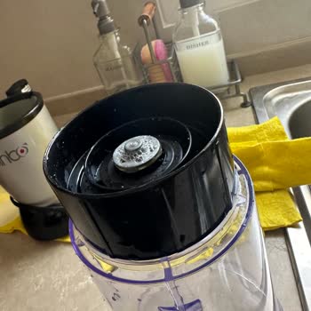 Sinbo Shaker Setinin Plastik Dönem Kısmı Eridi